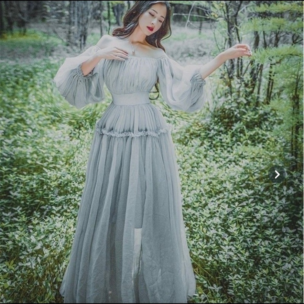 Super cute gray dress!